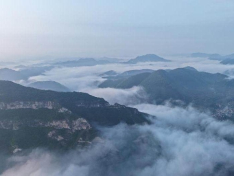 氤氲入画 河北青龙晨雾缭绕美如画