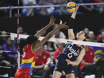 两连胜！中国女排提前一轮跻身2025世锦赛16强