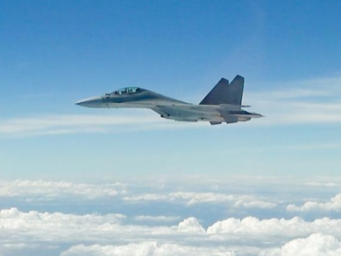 看对空、对地、对海多课目异型机协同训练